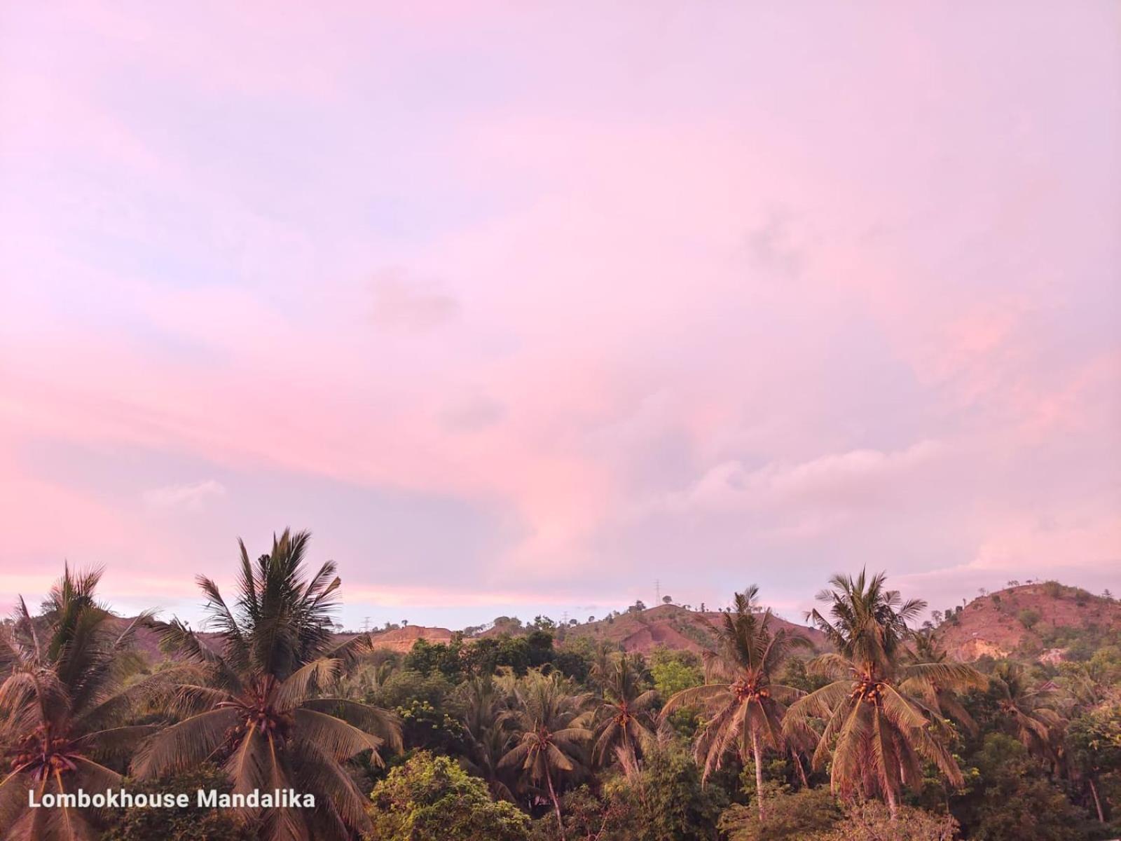 Lombokhouse Mandalika Hotel Kuta  Bagian luar foto