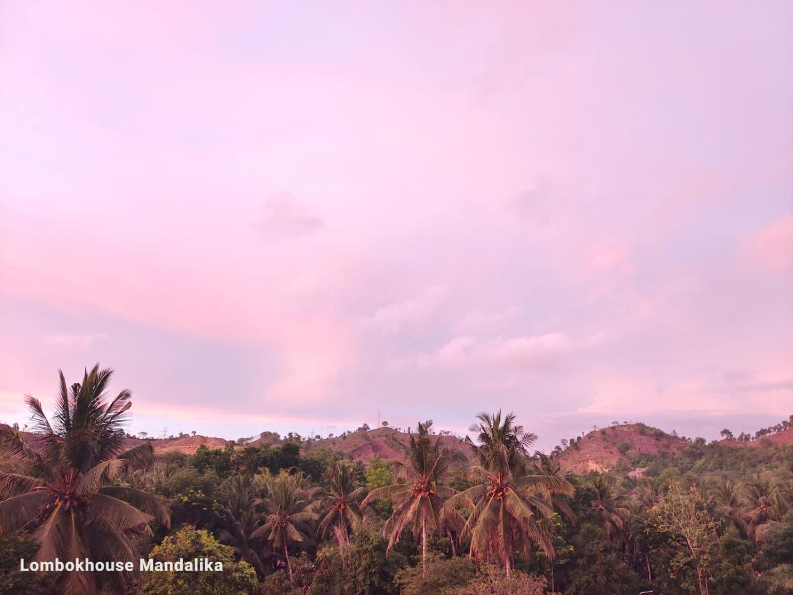 Lombokhouse Mandalika Hotel Kuta  Bagian luar foto