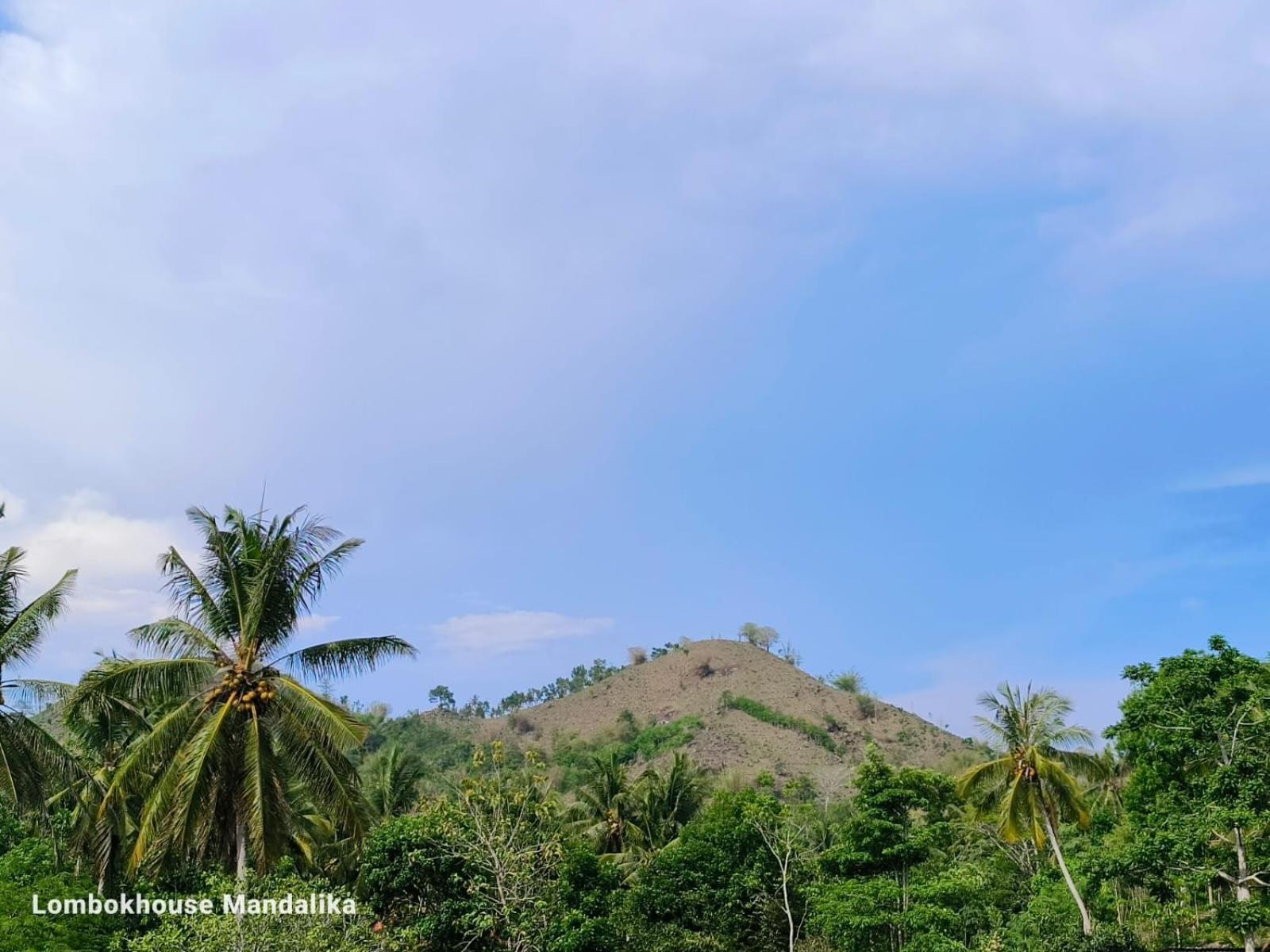 Lombokhouse Mandalika Hotel Kuta  Bagian luar foto