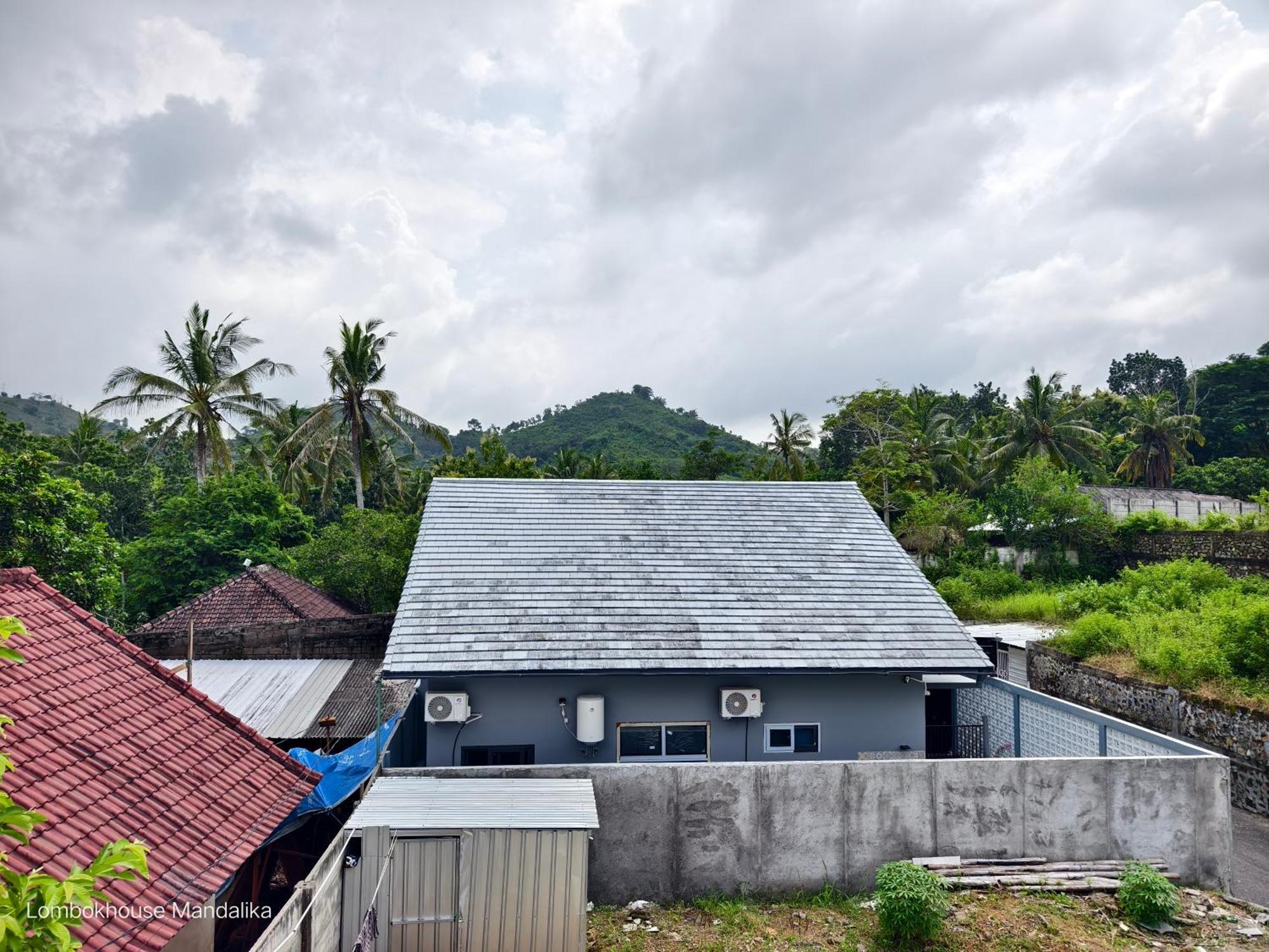 Lombokhouse Mandalika Hotel Kuta  Bagian luar foto