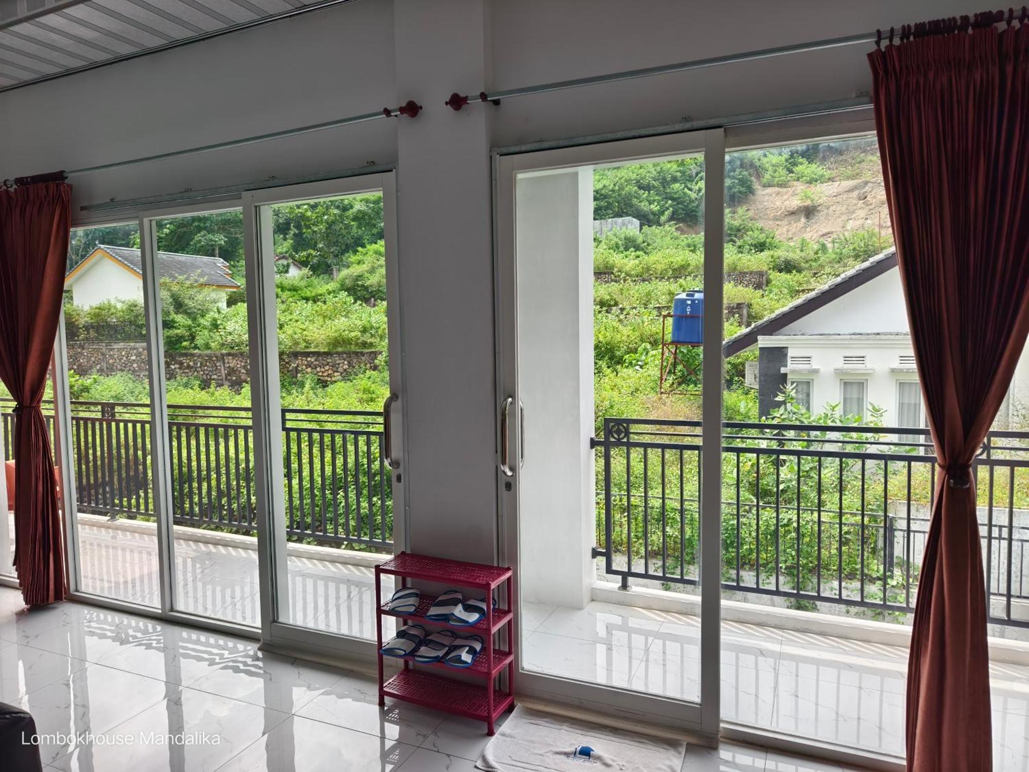 Lombokhouse Mandalika Hotel Kuta  Ruang foto