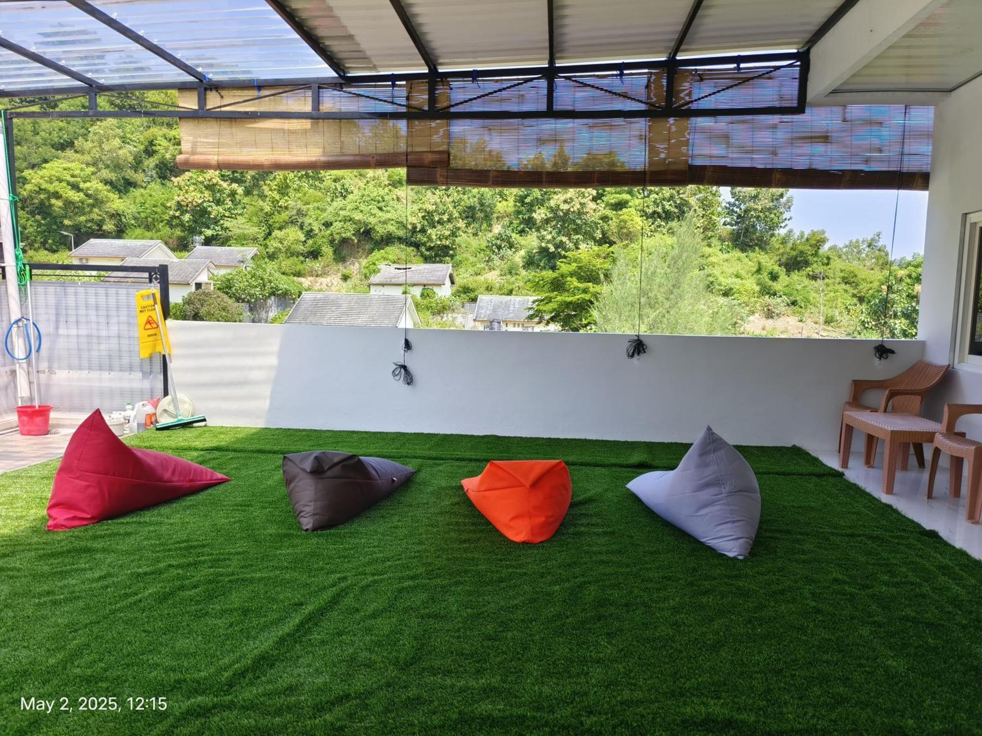 Lombokhouse Mandalika Hotel Kuta  Ruang foto